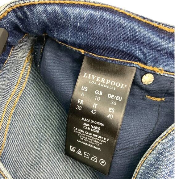 Liverpool Los Angeles The High Rise Shorts Denim Size 6 NWT - Picture 3 of 6